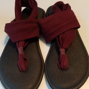 Sanuk sandals burgundy-Size 8